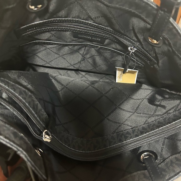 Michael Kors Signature Tote - Picture 4 of 14